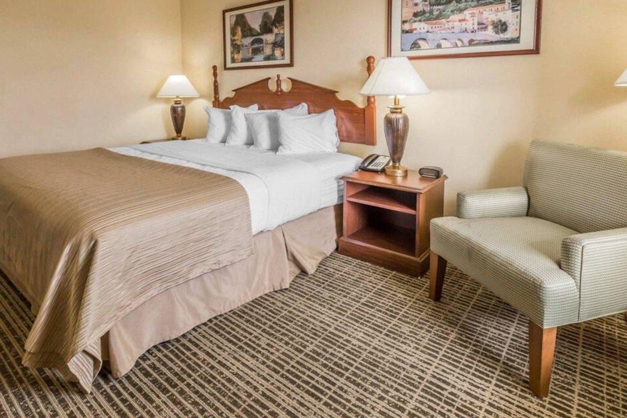 Quality Inn Sylacauga Buitenkant foto